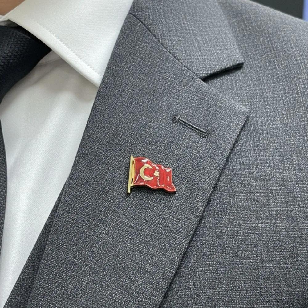 Türk Bayrağı Rozet 8360